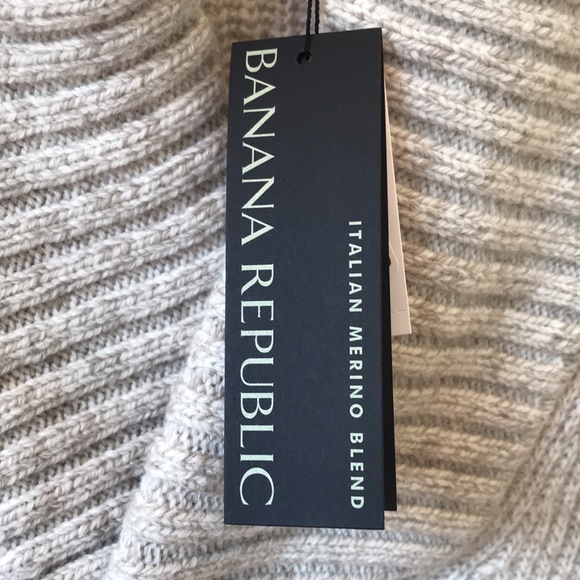 Banana Republic Italian Yarn Sweater - Oatmeal Gray color - Picture 3 of 6